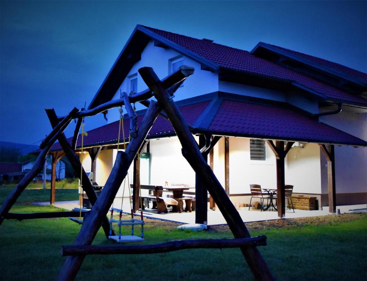 Guest House Tonka Оточац Экстерьер фото
